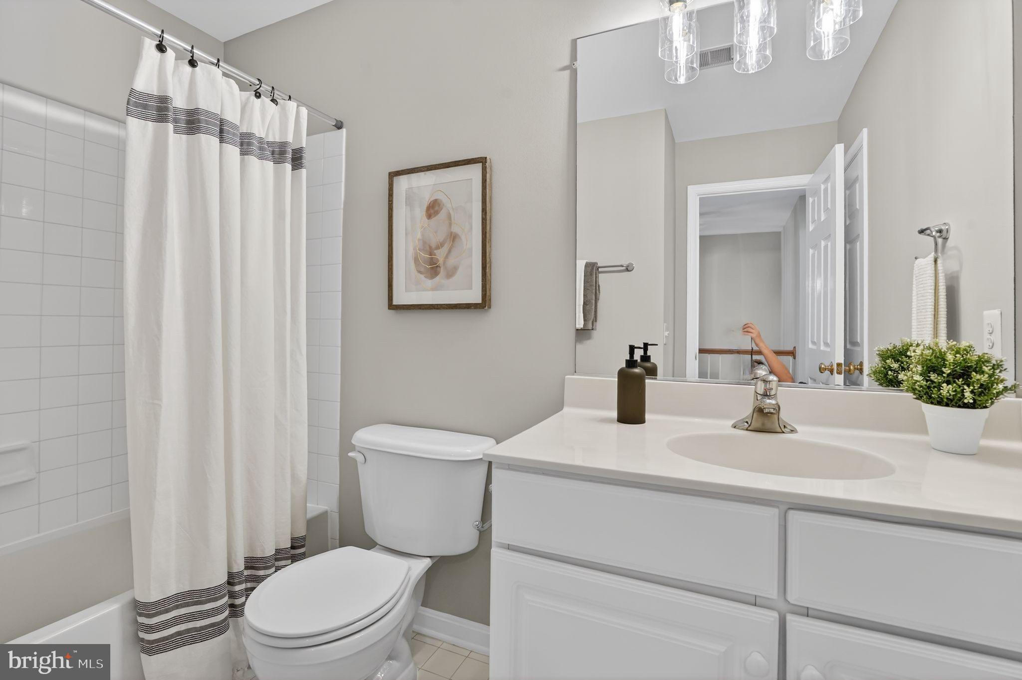 LAUREL HILL - Residential