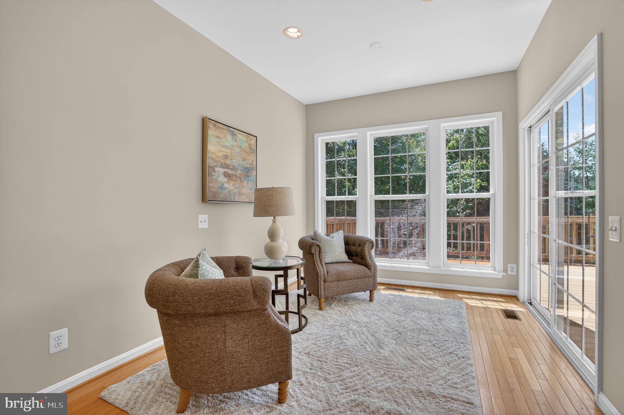 LAUREL HILL - Residential