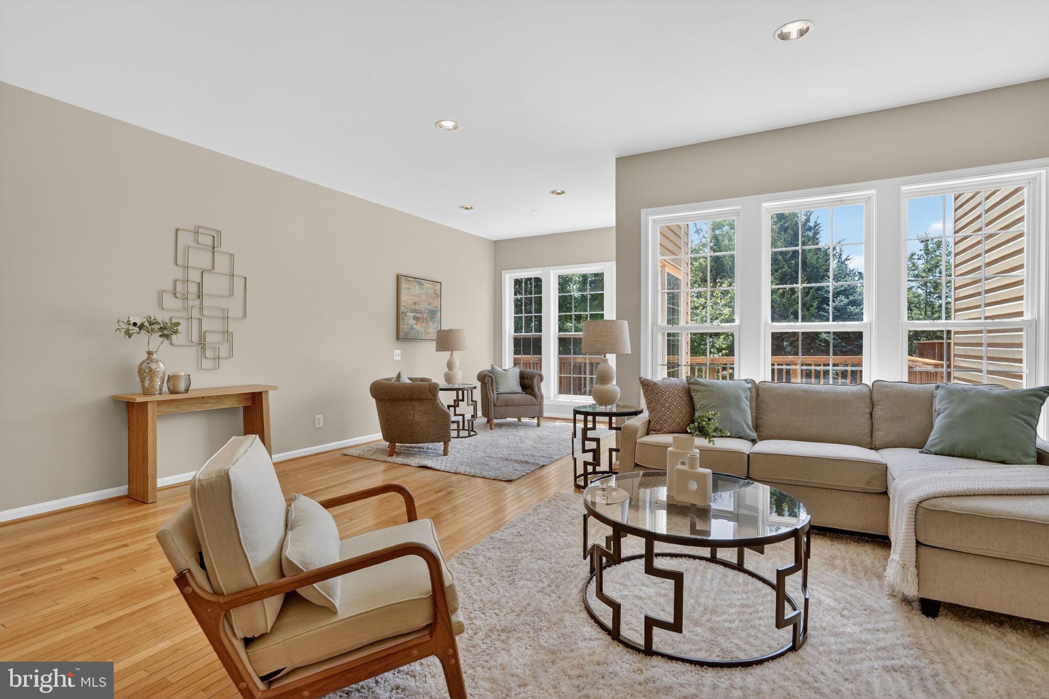 LAUREL HILL - Residential