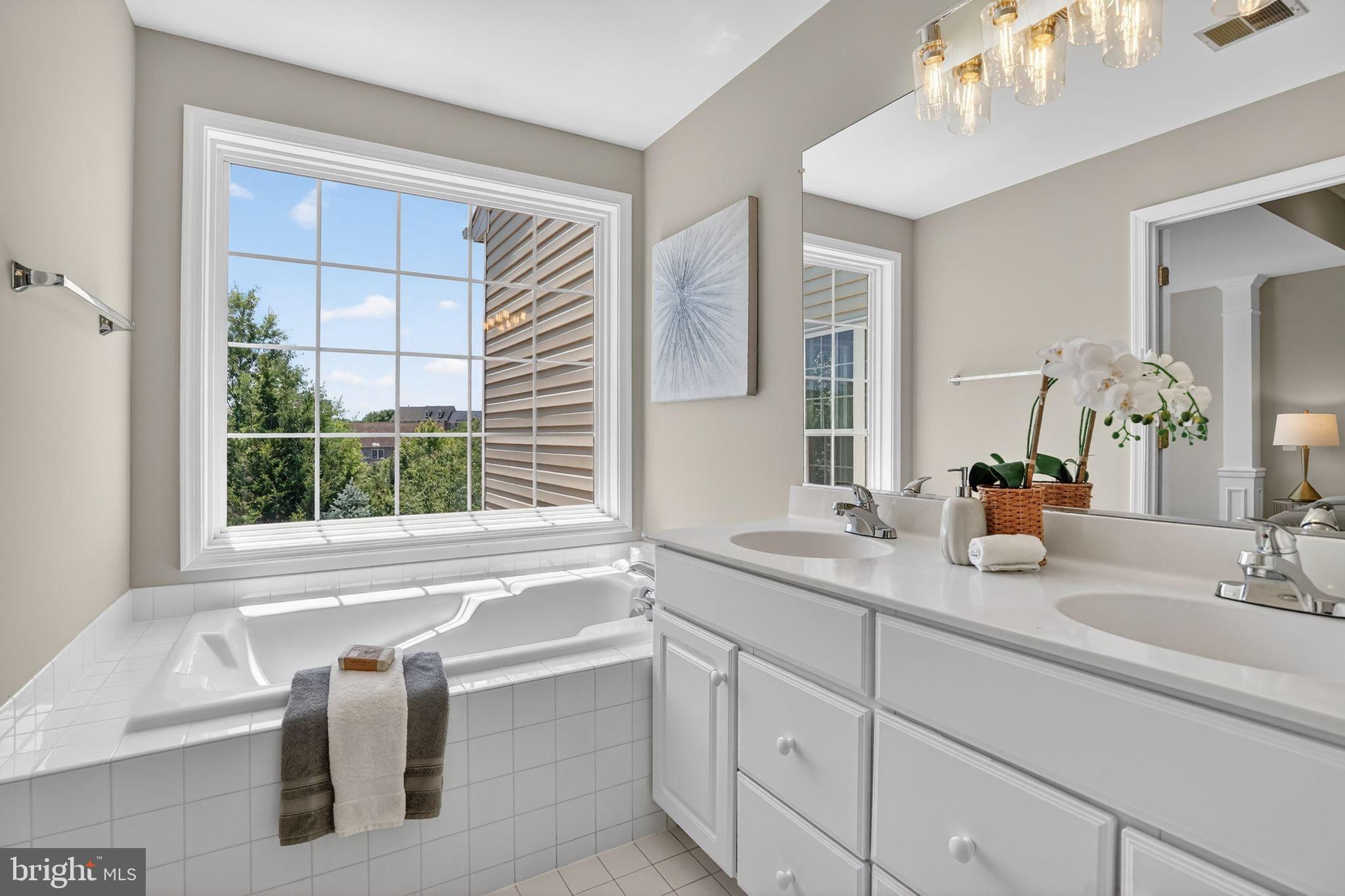 LAUREL HILL - Residential