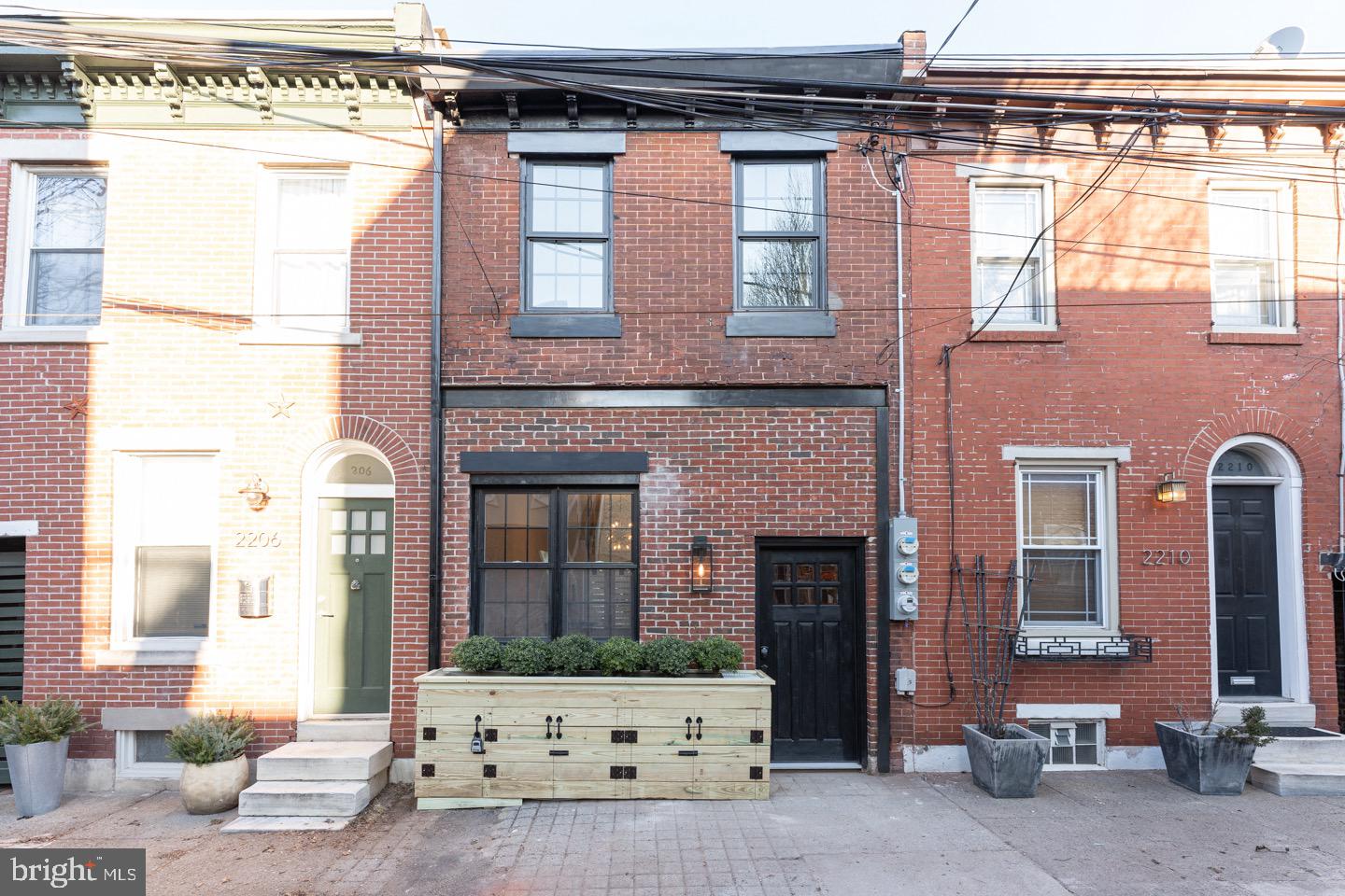Welcome to this Duplex right in the heart of Fishtown . This duplex has a studio aprartment with a yard on the bottom floor . That unit is rented out for 1300 a month . The upstairs unit is a one bedroom and is vacant Perfect for an investor or an owner occupant looking to make some extra money a month .