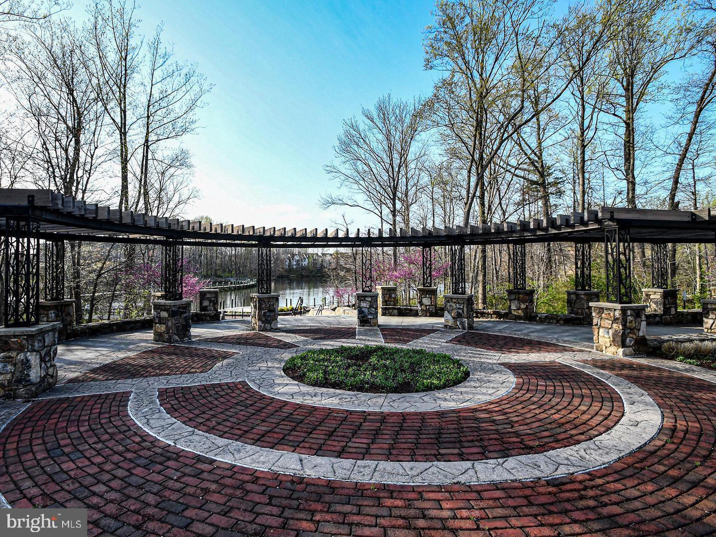 LAKE POINTE CONDOMINIUMS - Residential Lease