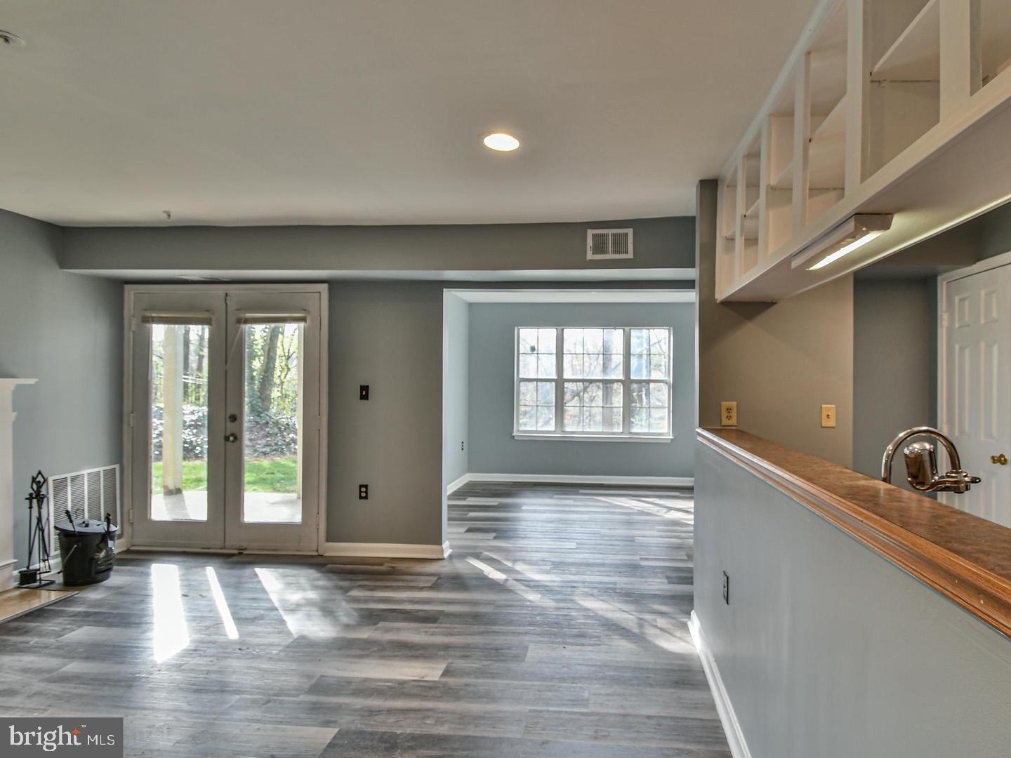 LAKE POINTE CONDOMINIUMS - Residential Lease