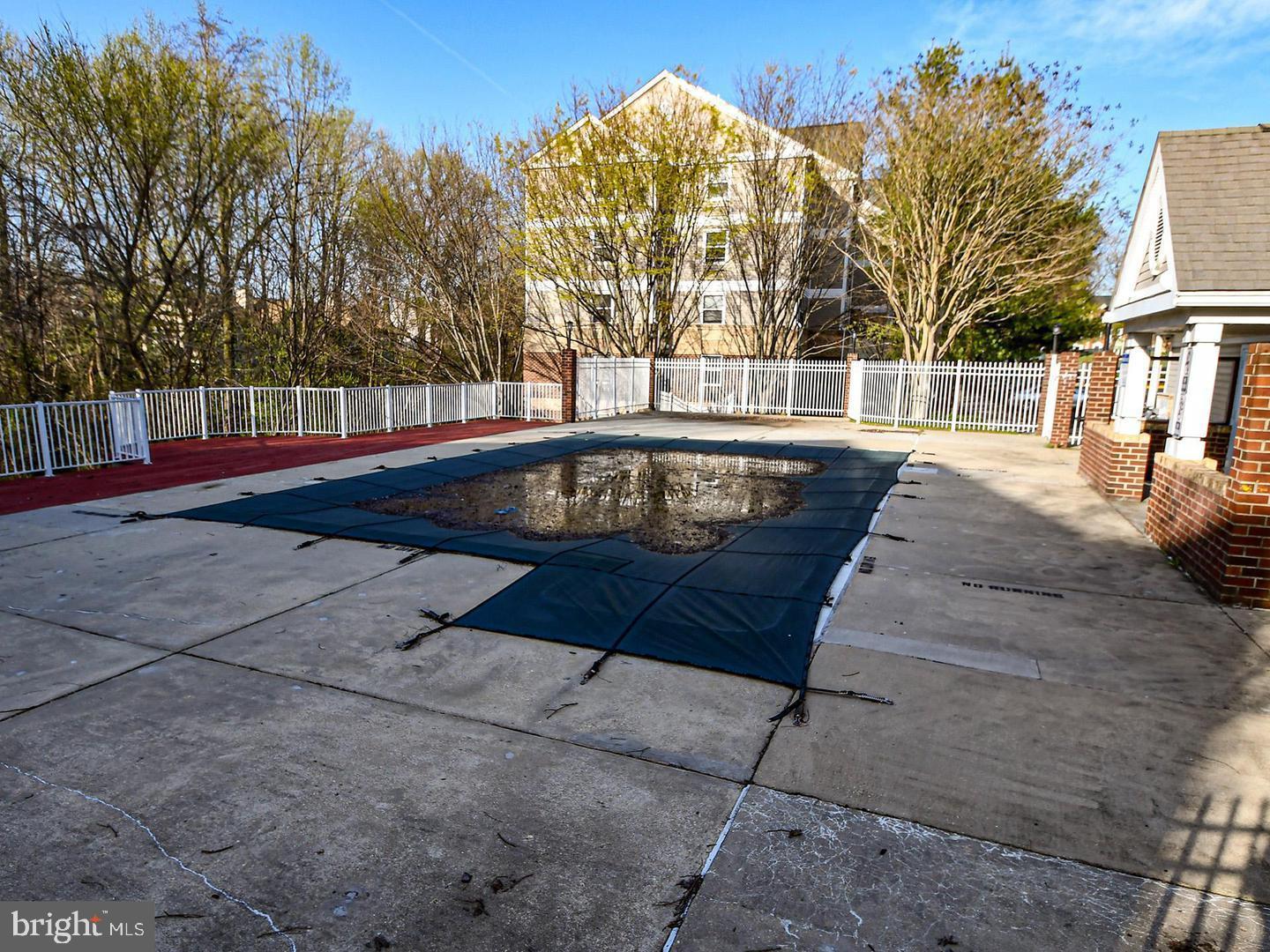 LAKE POINTE CONDOMINIUMS - Residential Lease