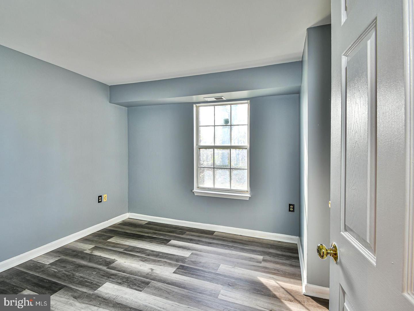 LAKE POINTE CONDOMINIUMS - Residential Lease