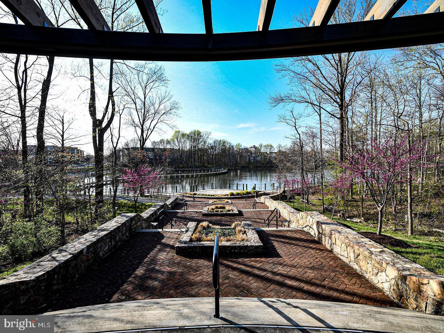 LAKE POINTE CONDOMINIUMS - Residential Lease