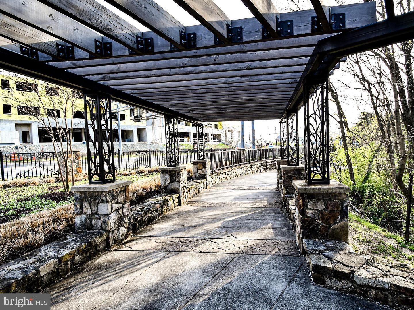 LAKE POINTE CONDOMINIUMS - Residential Lease