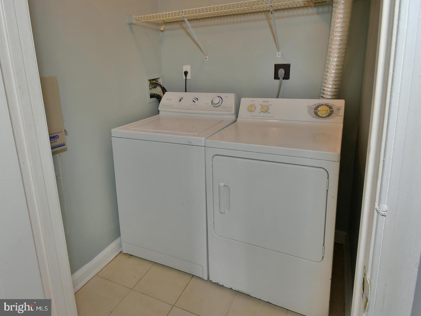 LAKE POINTE CONDOMINIUMS - Residential Lease