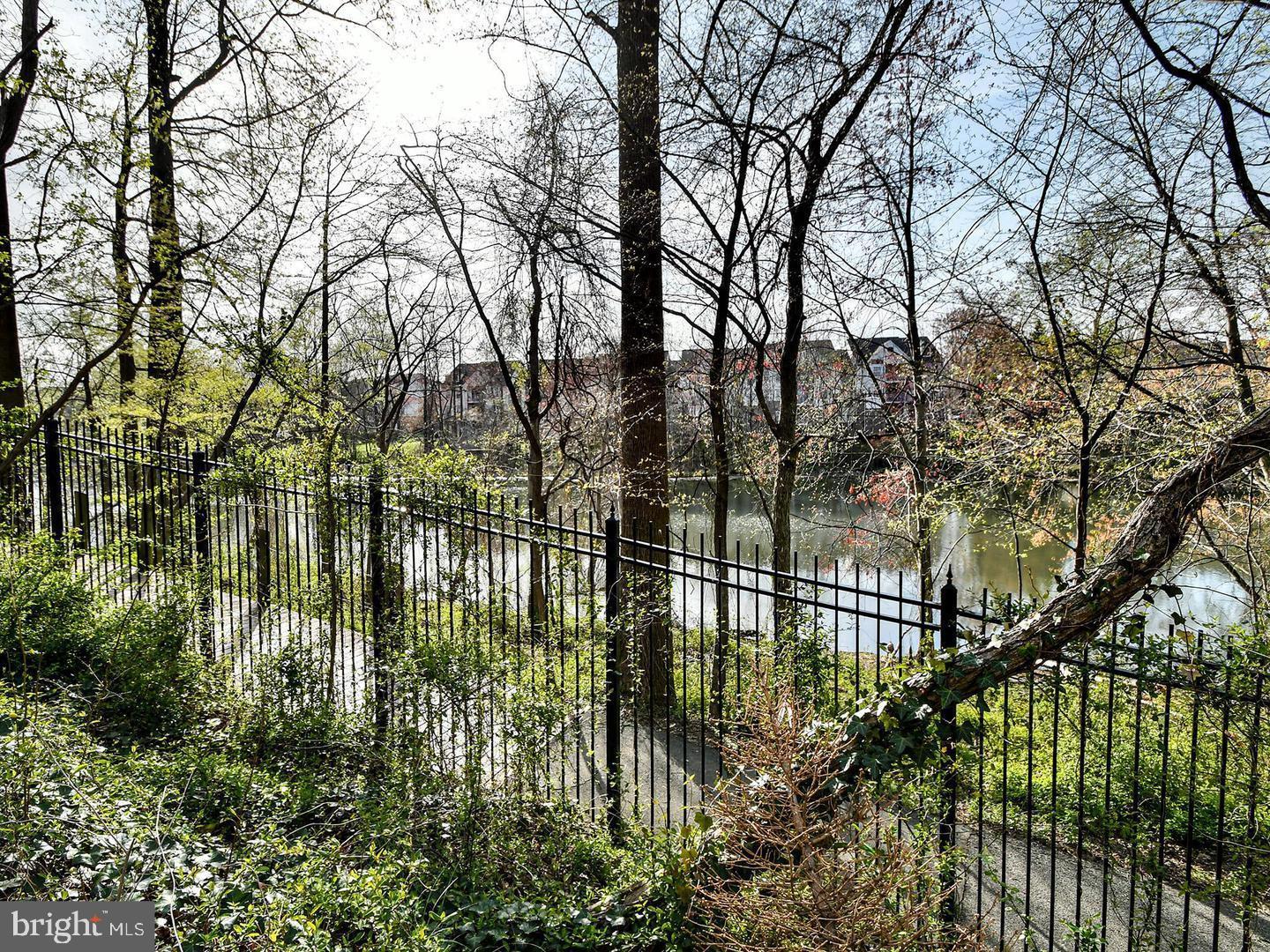 LAKE POINTE CONDOMINIUMS - Residential Lease