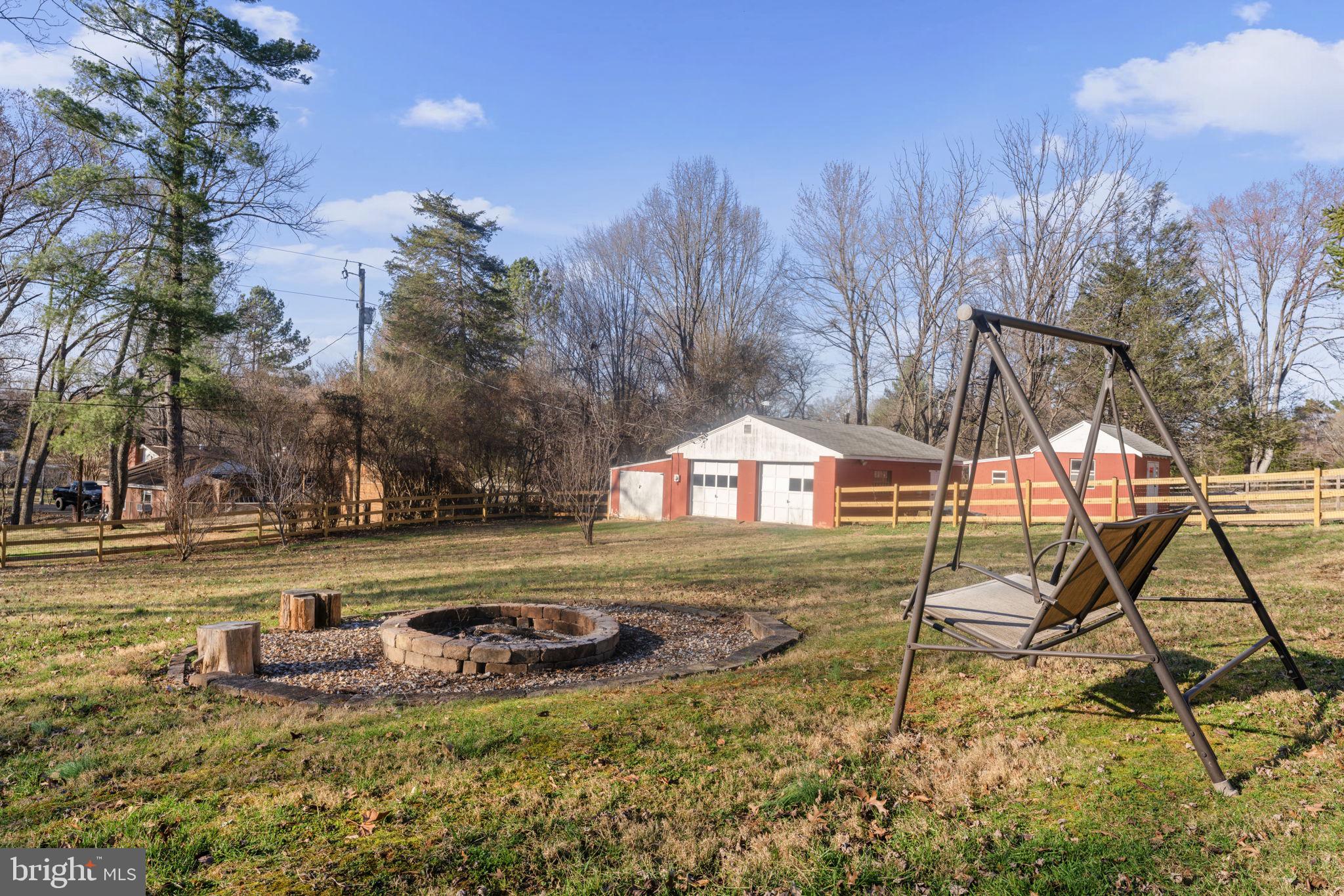 BROKEN HILLS - Residential