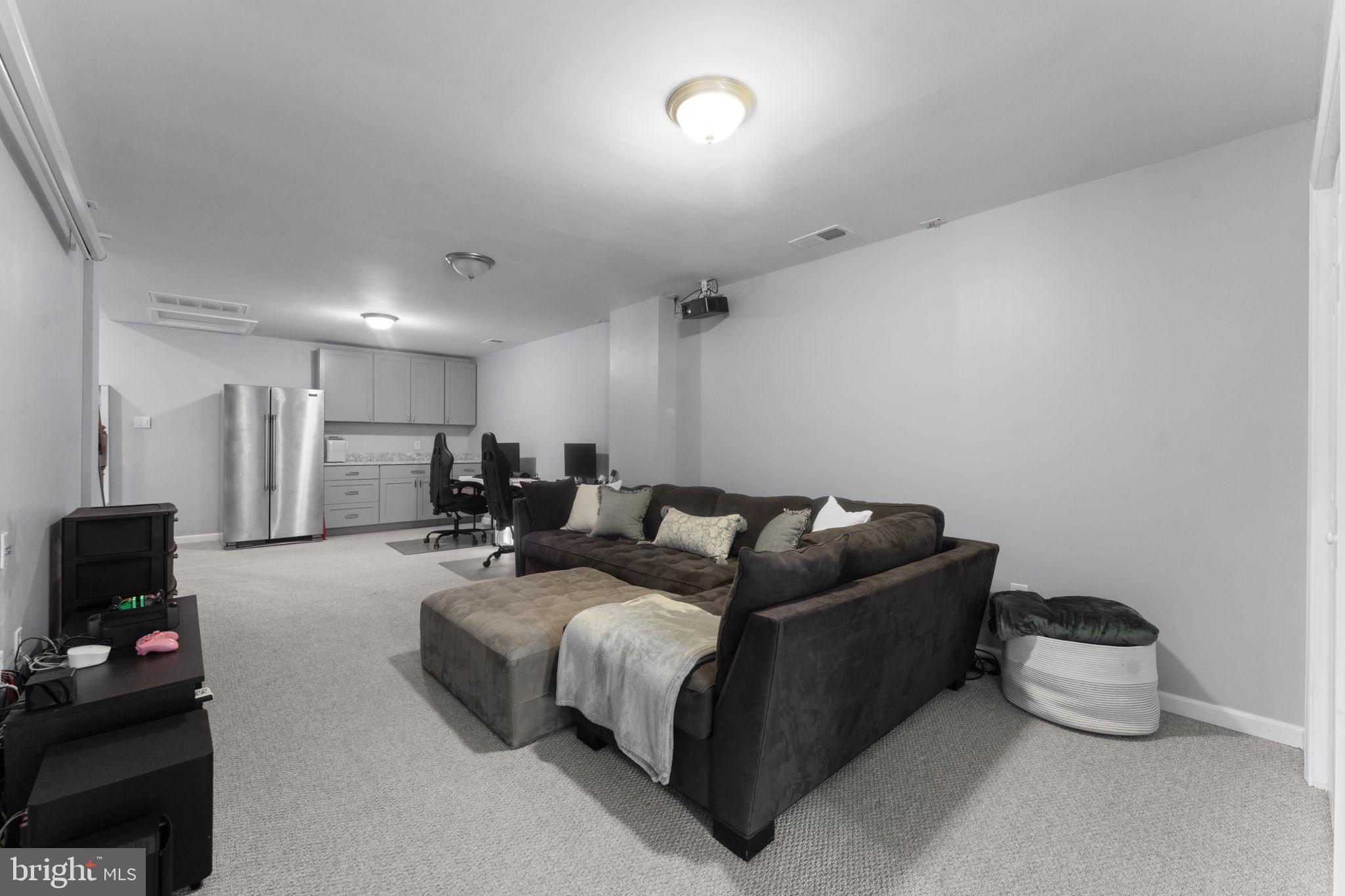 BROKEN HILLS - Residential