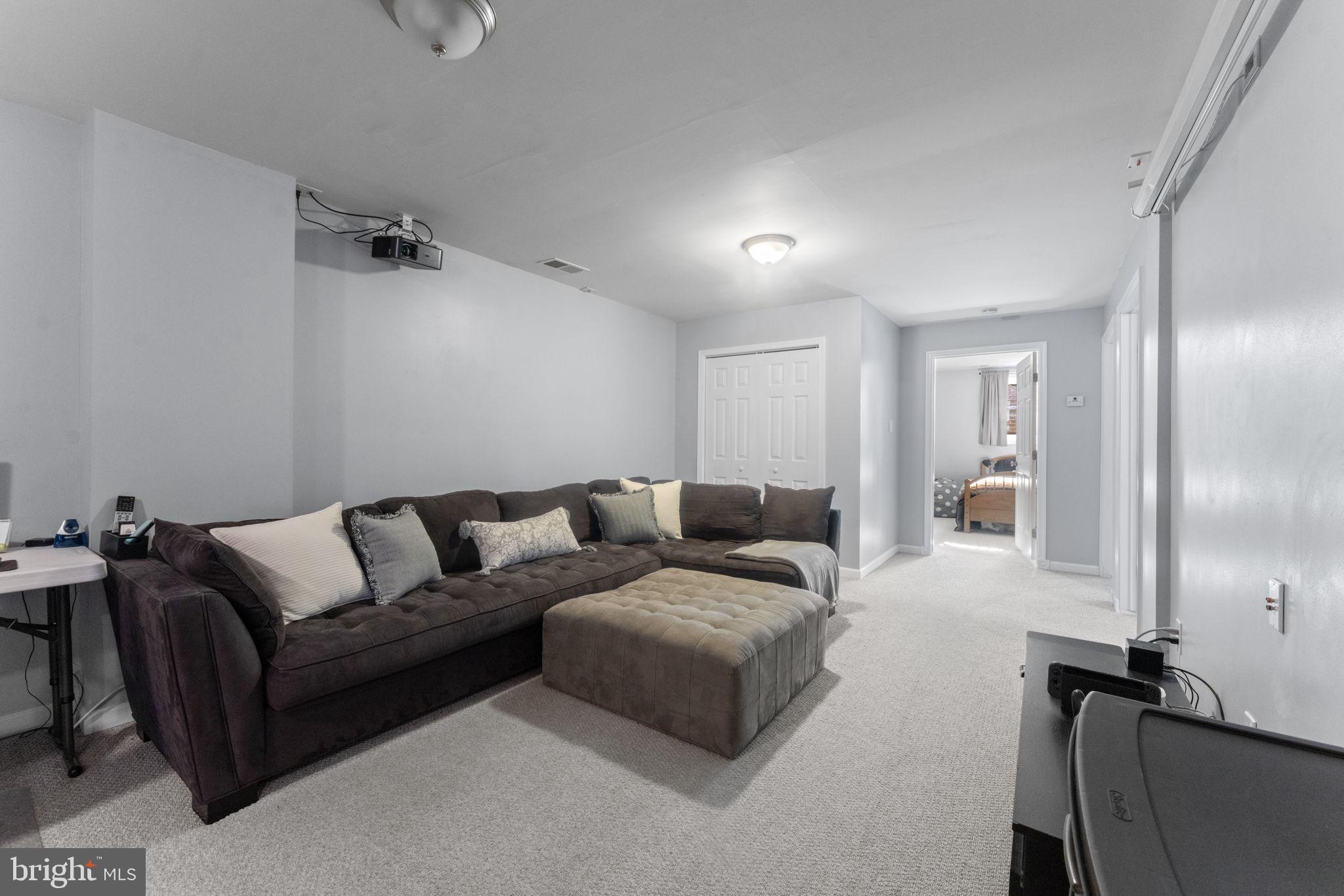 BROKEN HILLS - Residential