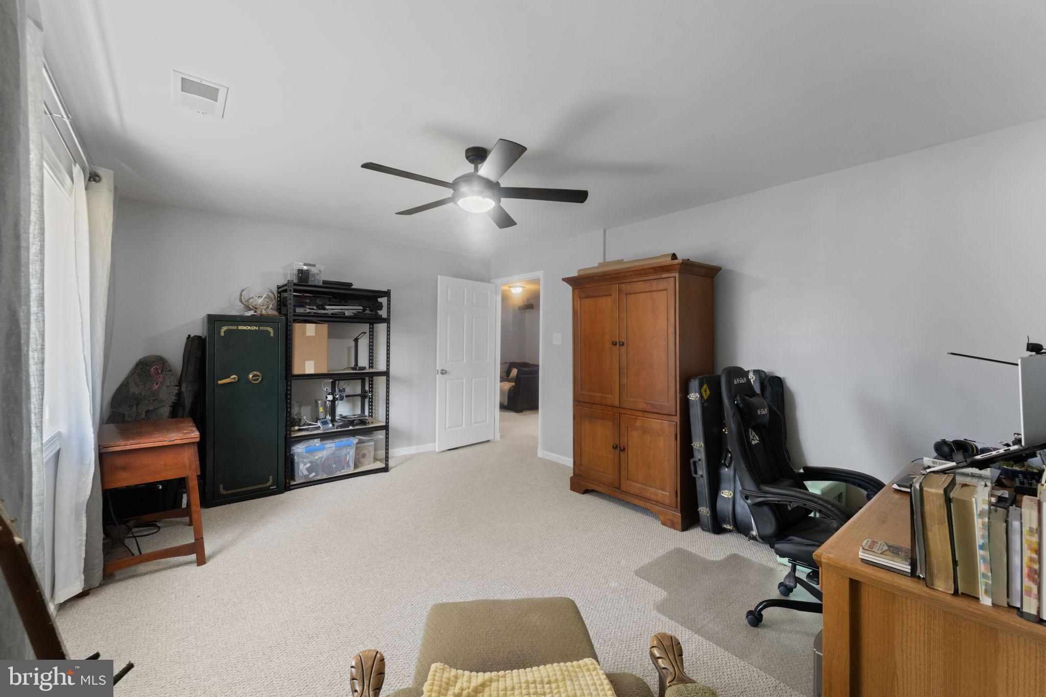 BROKEN HILLS - Residential