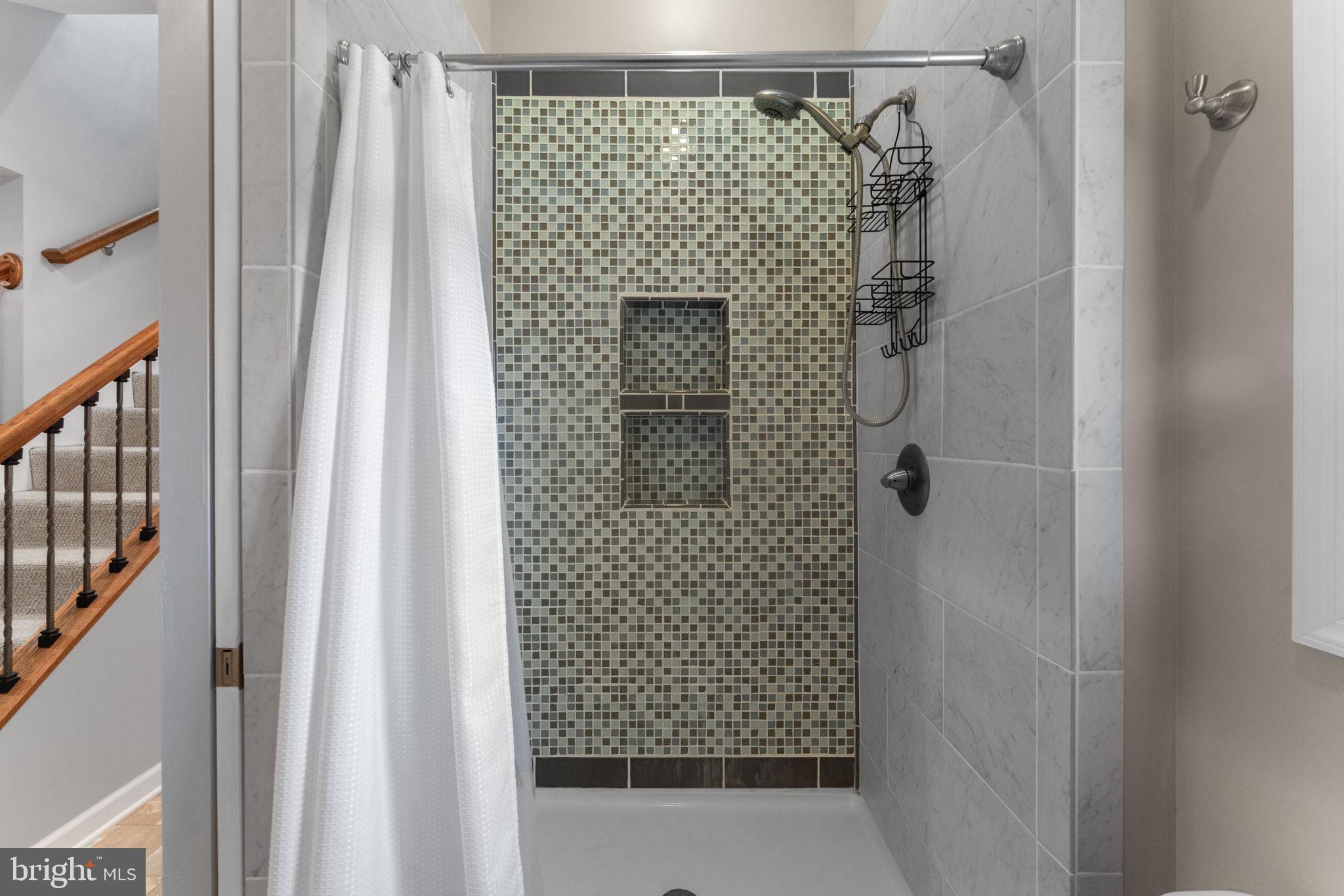 BROKEN HILLS - Residential