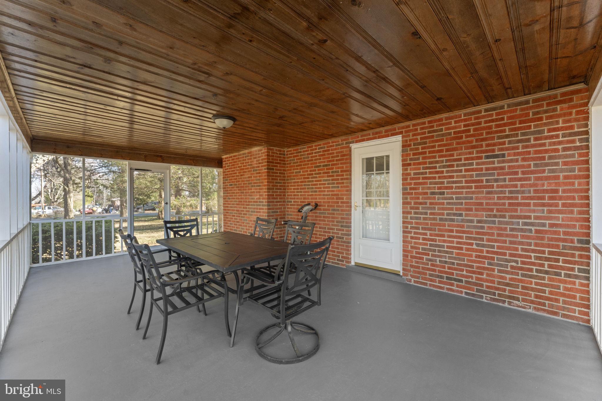 BROKEN HILLS - Residential