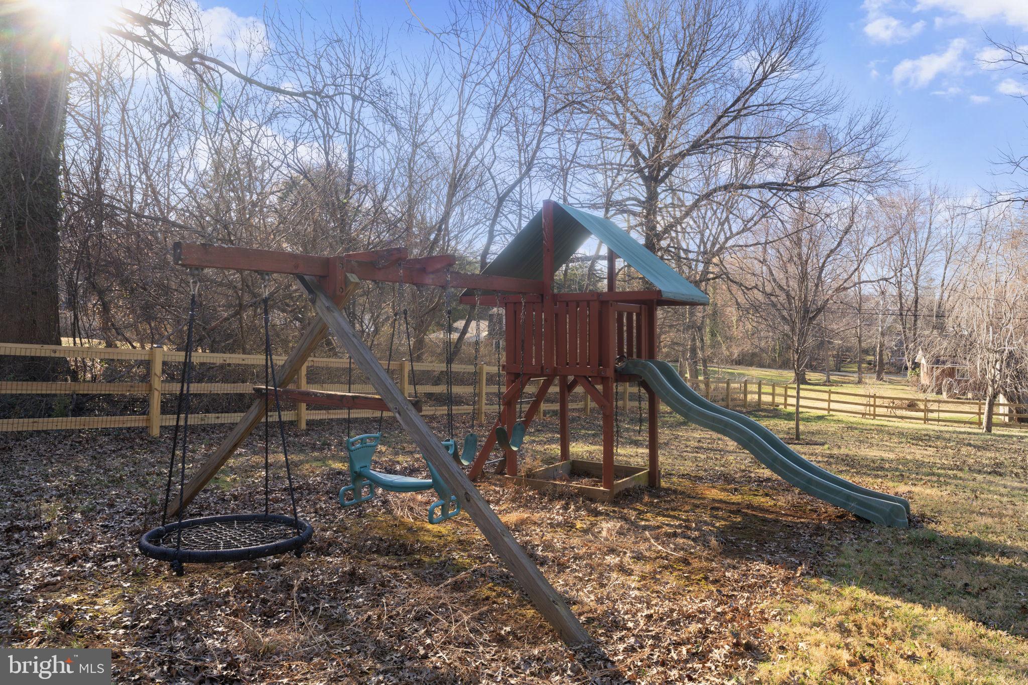 BROKEN HILLS - Residential