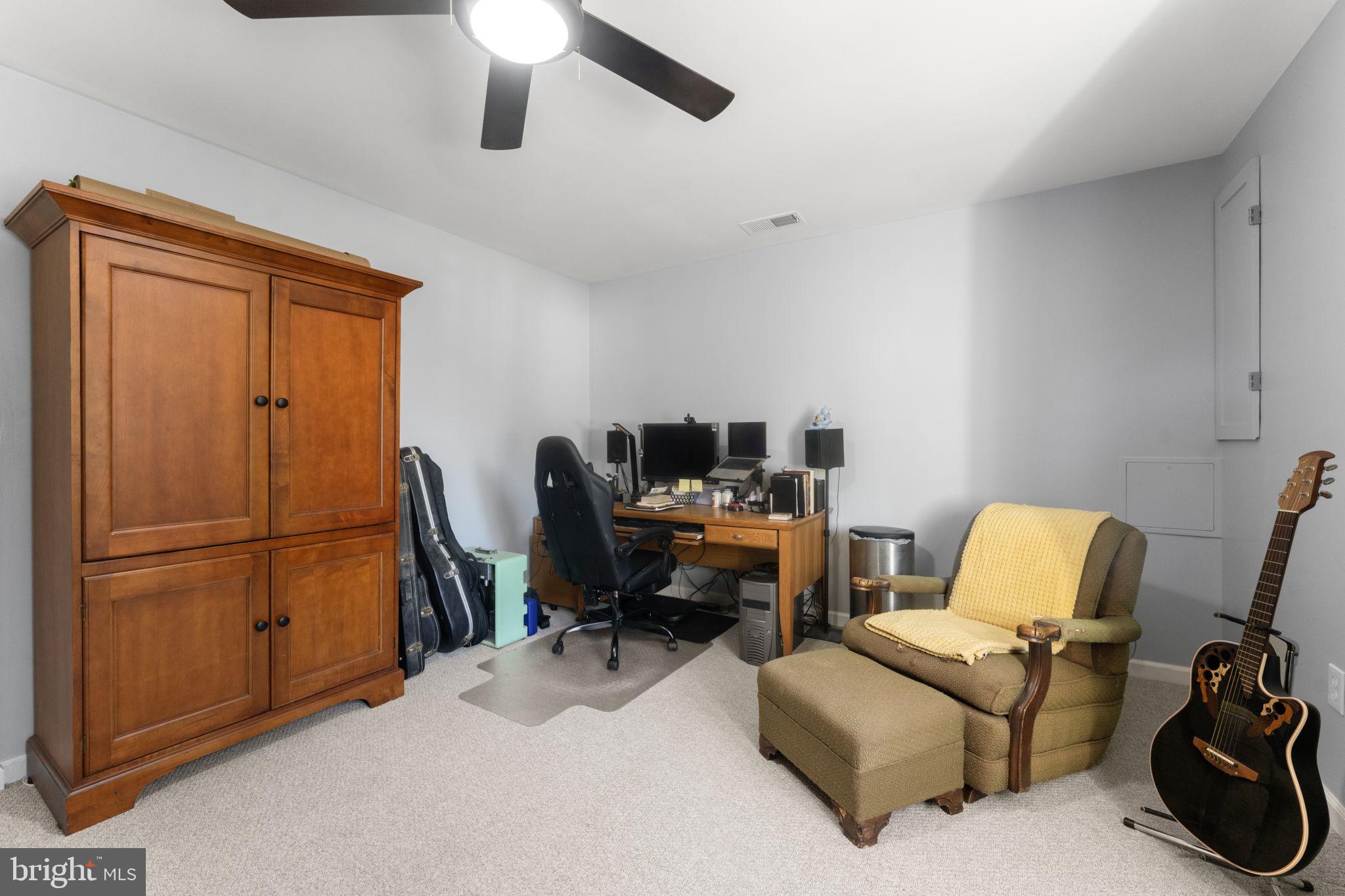 BROKEN HILLS - Residential