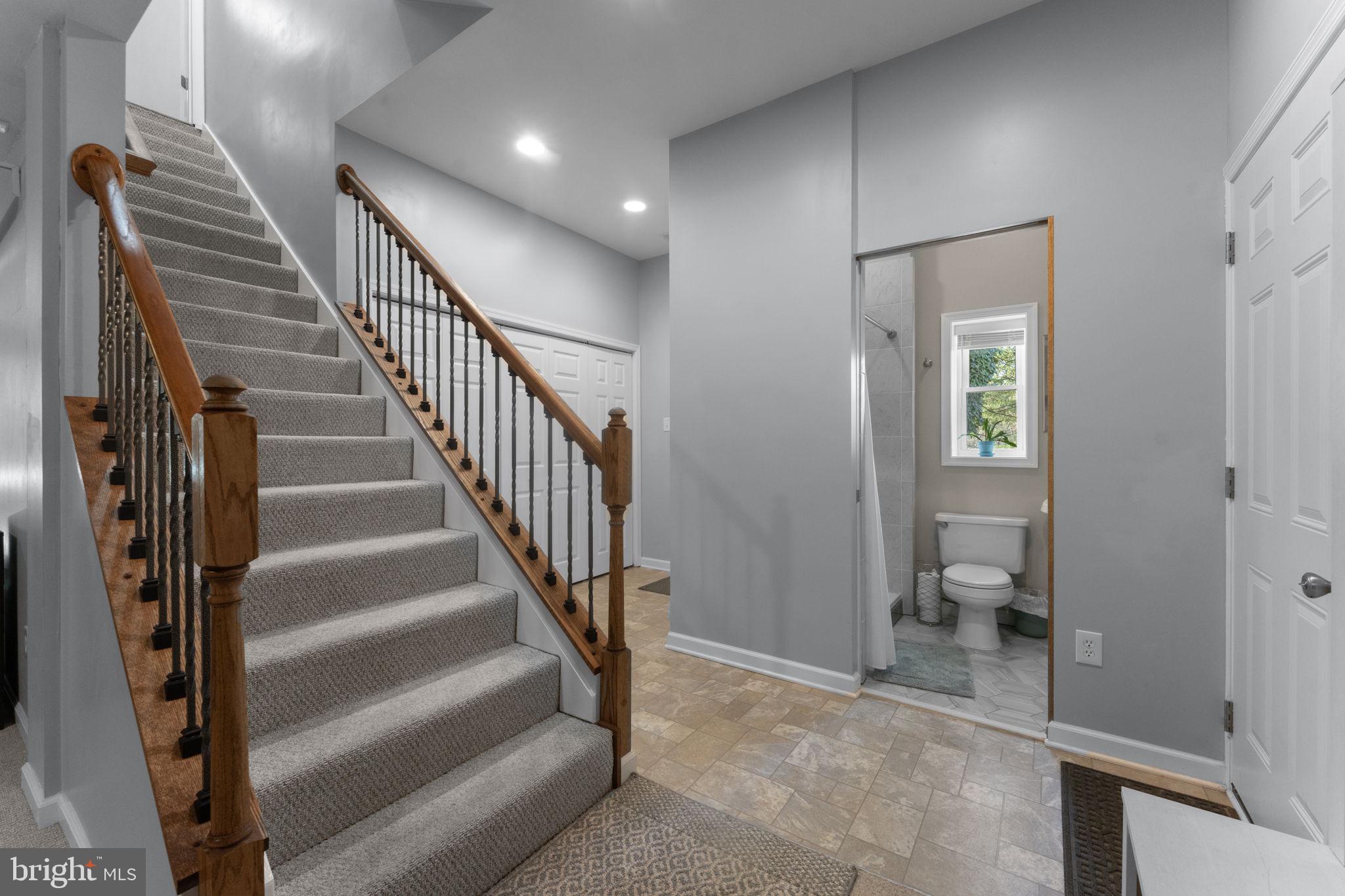 BROKEN HILLS - Residential