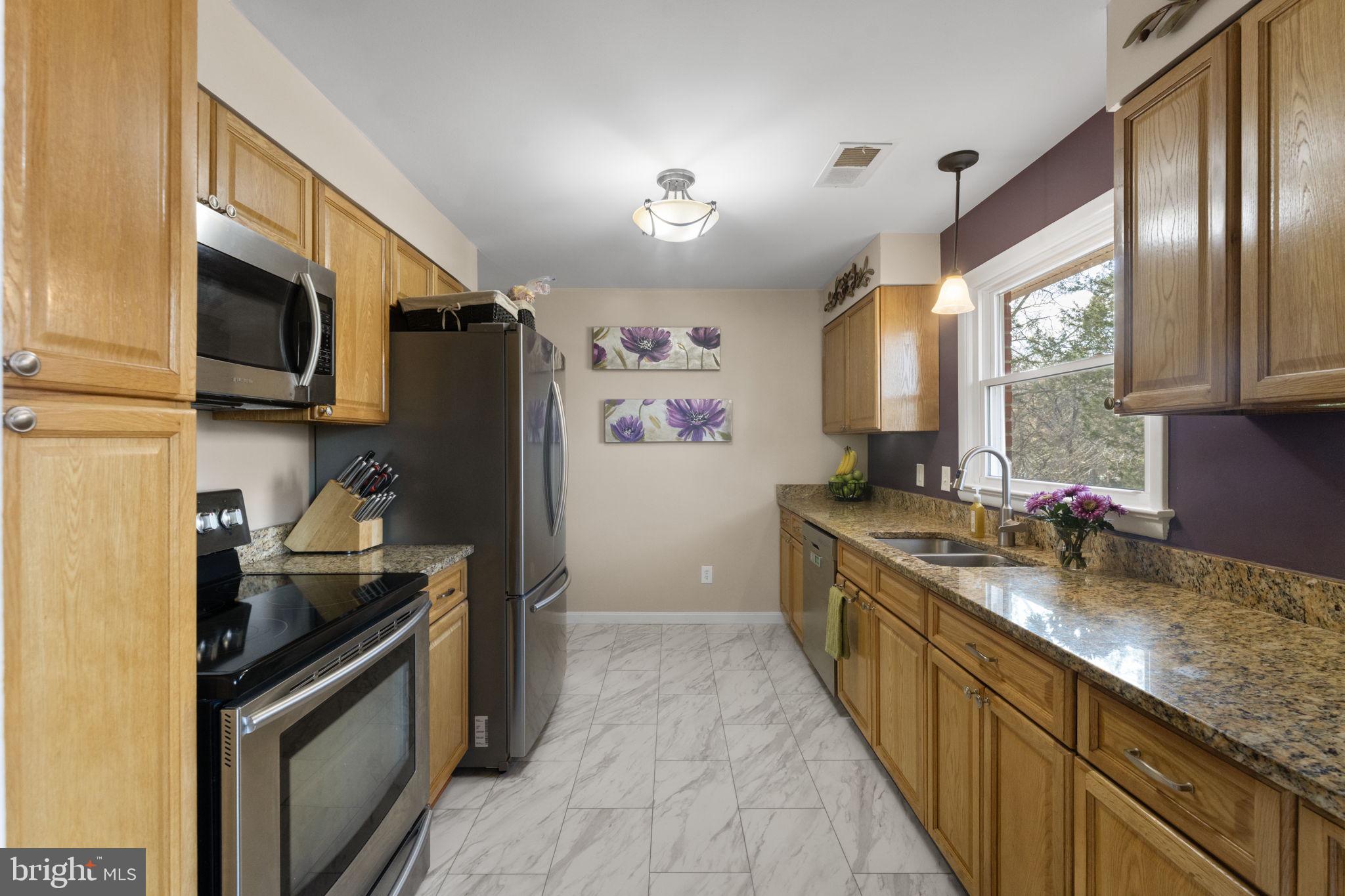 BROKEN HILLS - Residential