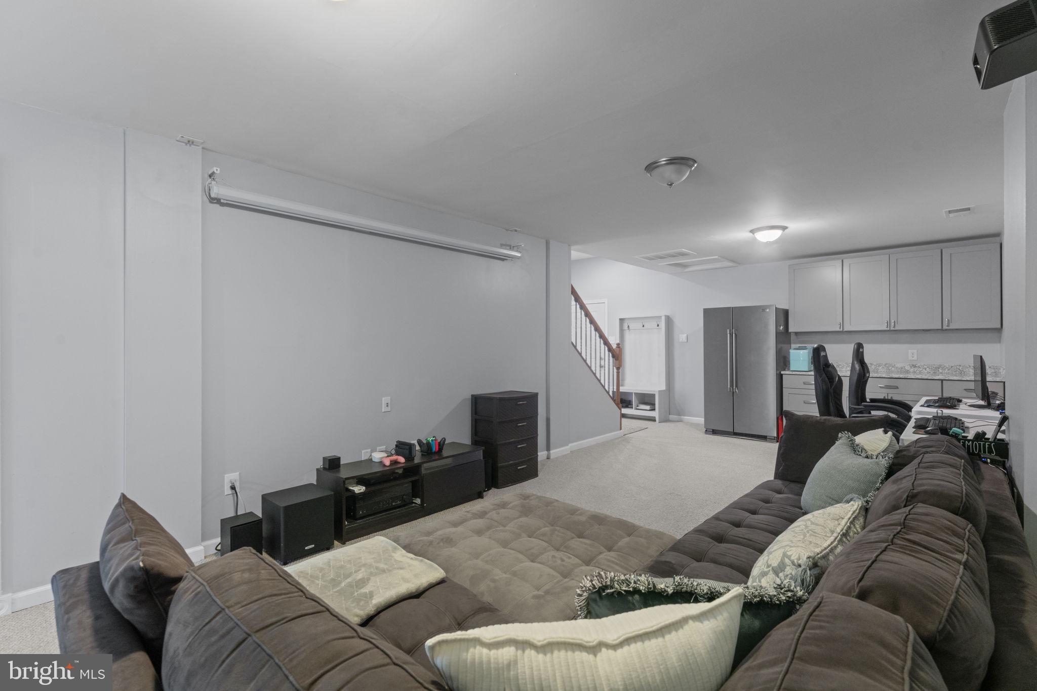 BROKEN HILLS - Residential