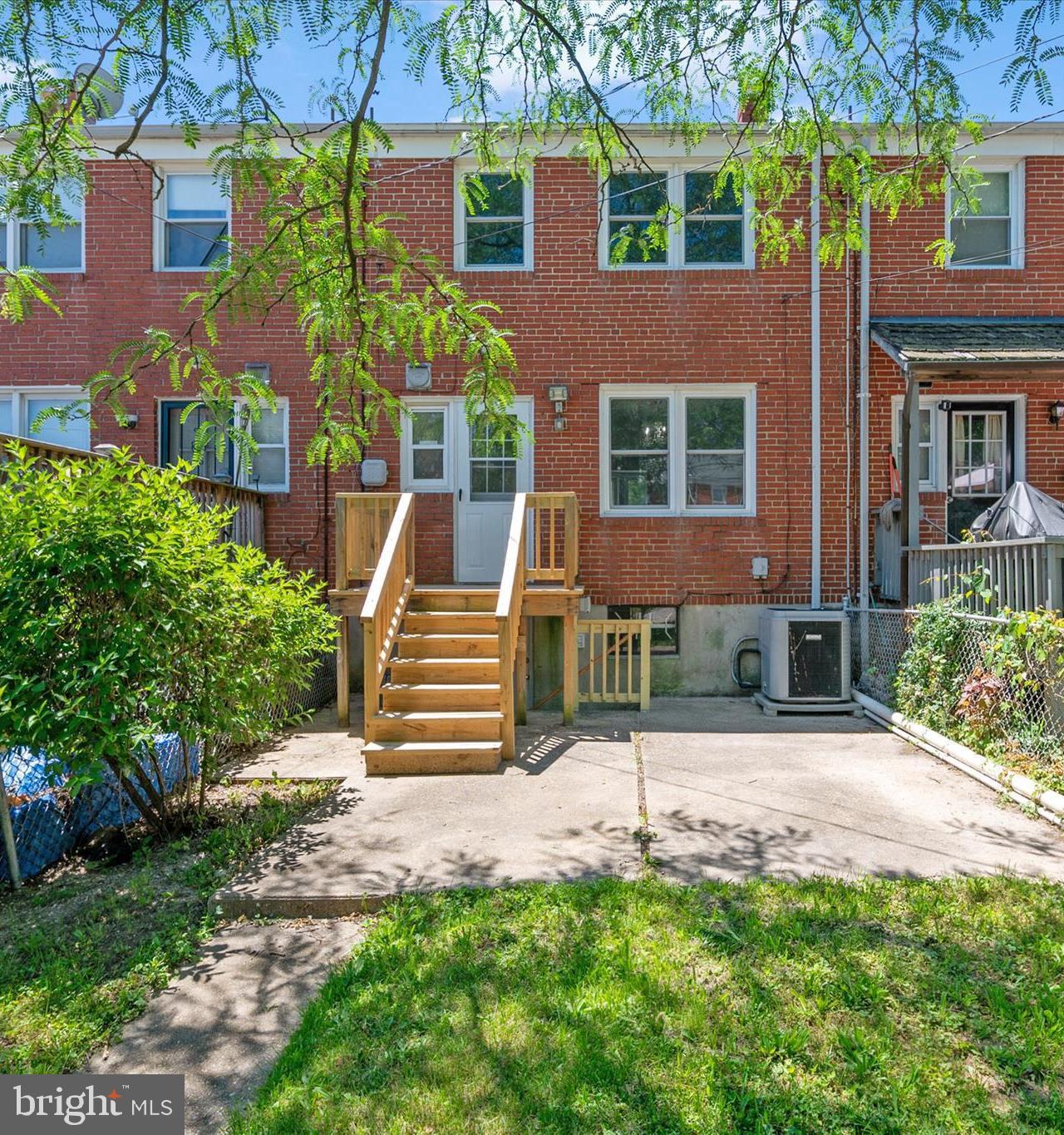 1224 GITTINGS AVENUE