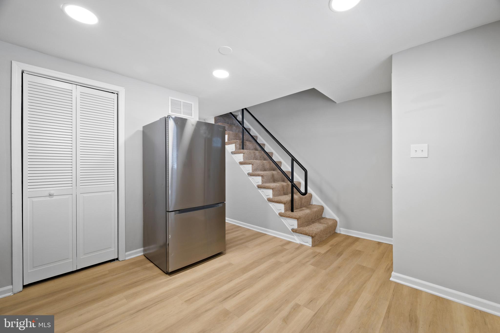 RIVERVIEW - Residential Lease