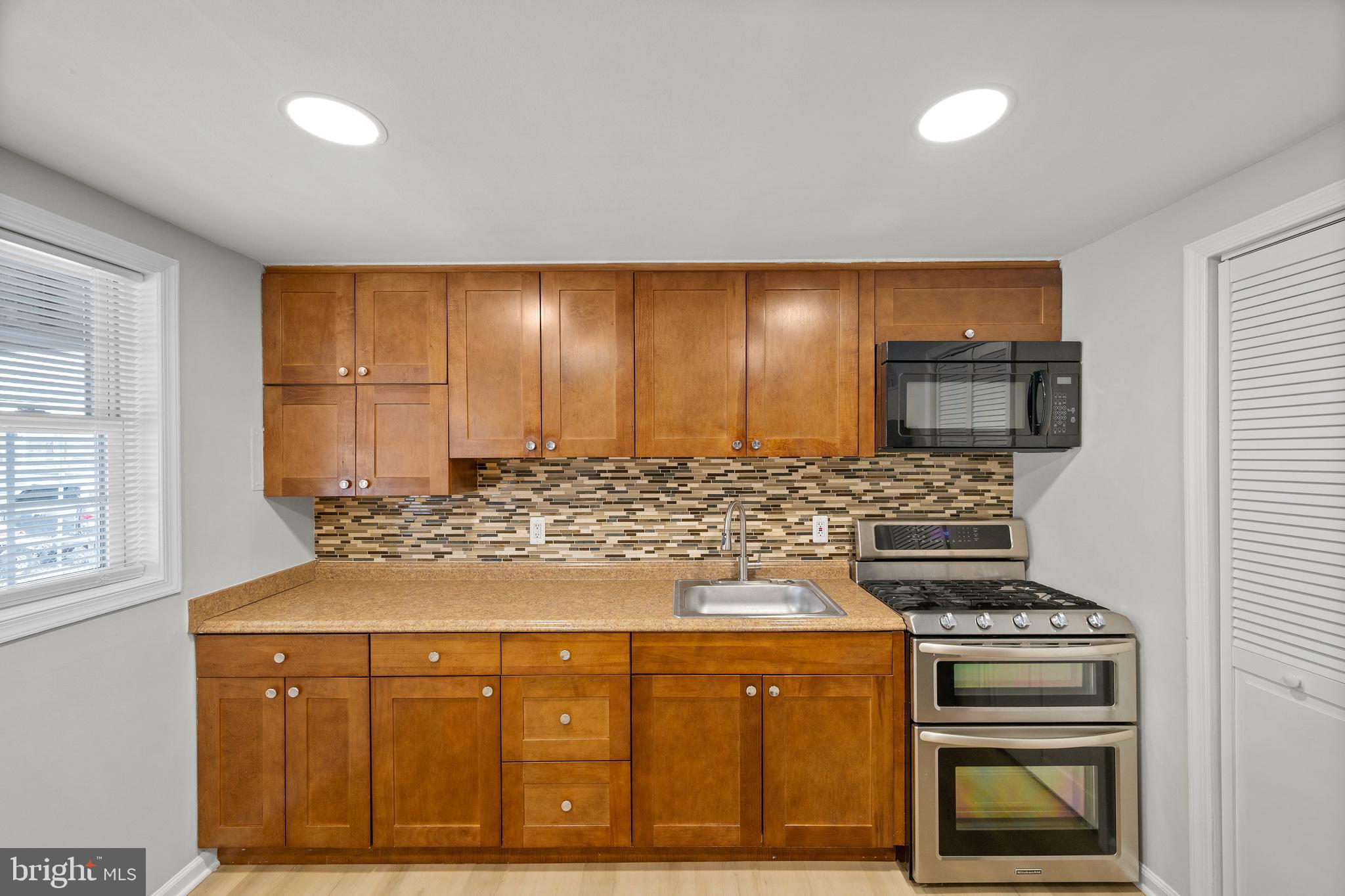 RIVERVIEW - Residential Lease