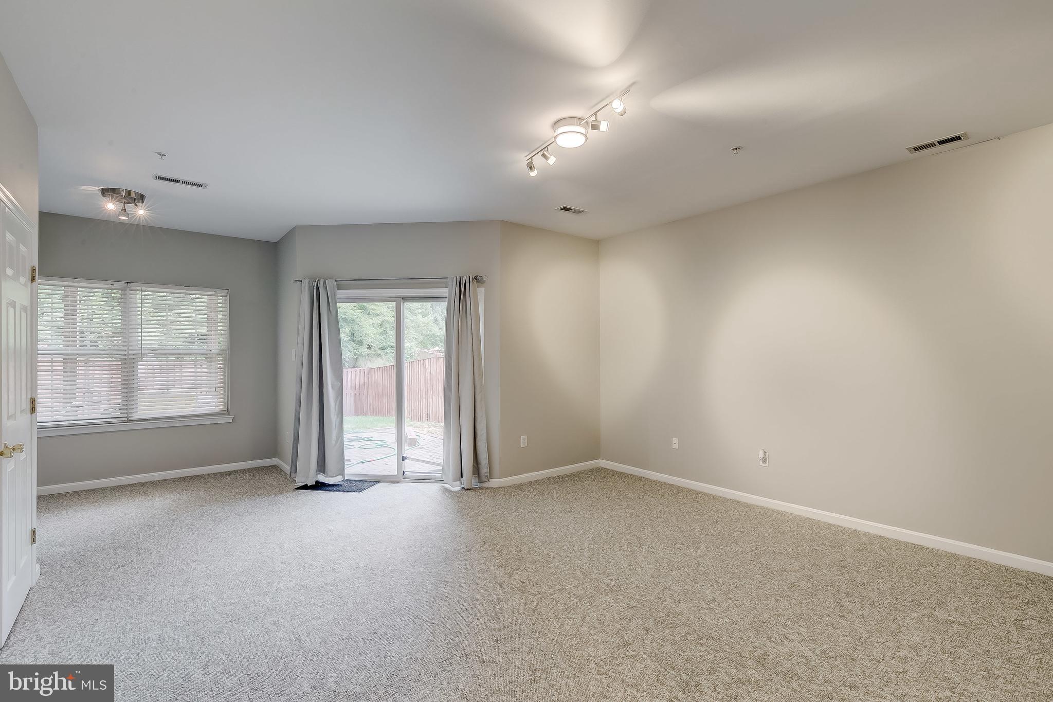 PINEY ORCHARD - Residential