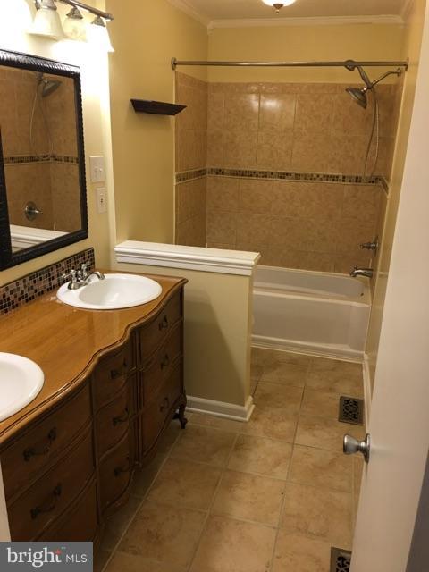 TANGLEWOOD TOWNHOMES SUB - Residential Lease