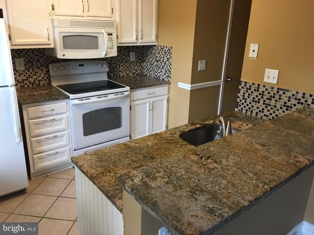 TANGLEWOOD TOWNHOMES SUB - Residential Lease