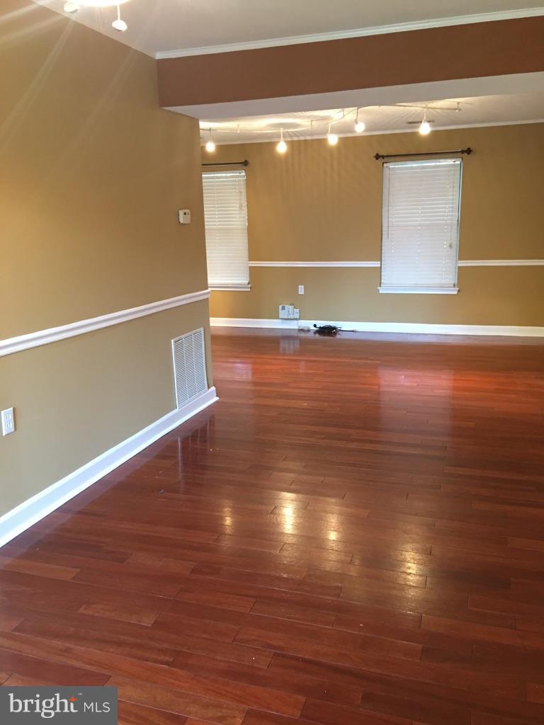 TANGLEWOOD TOWNHOMES SUB - Residential Lease