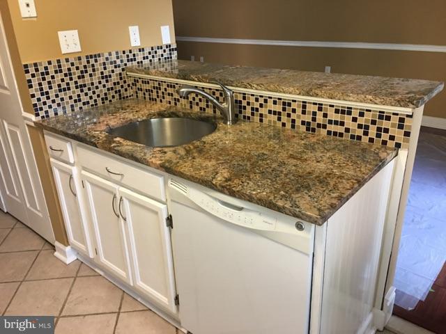 TANGLEWOOD TOWNHOMES SUB - Residential Lease