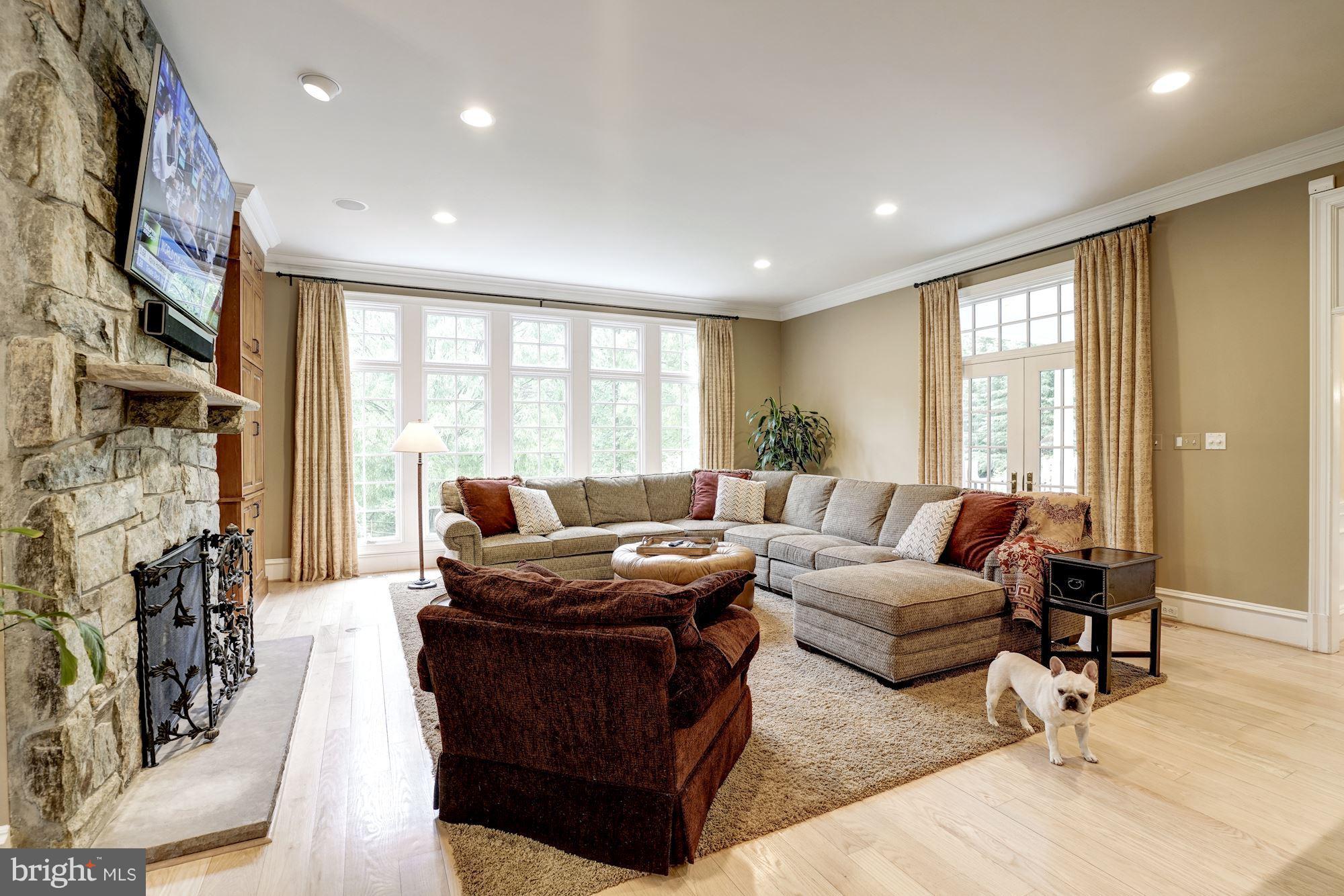 BRYAN POND - Residential