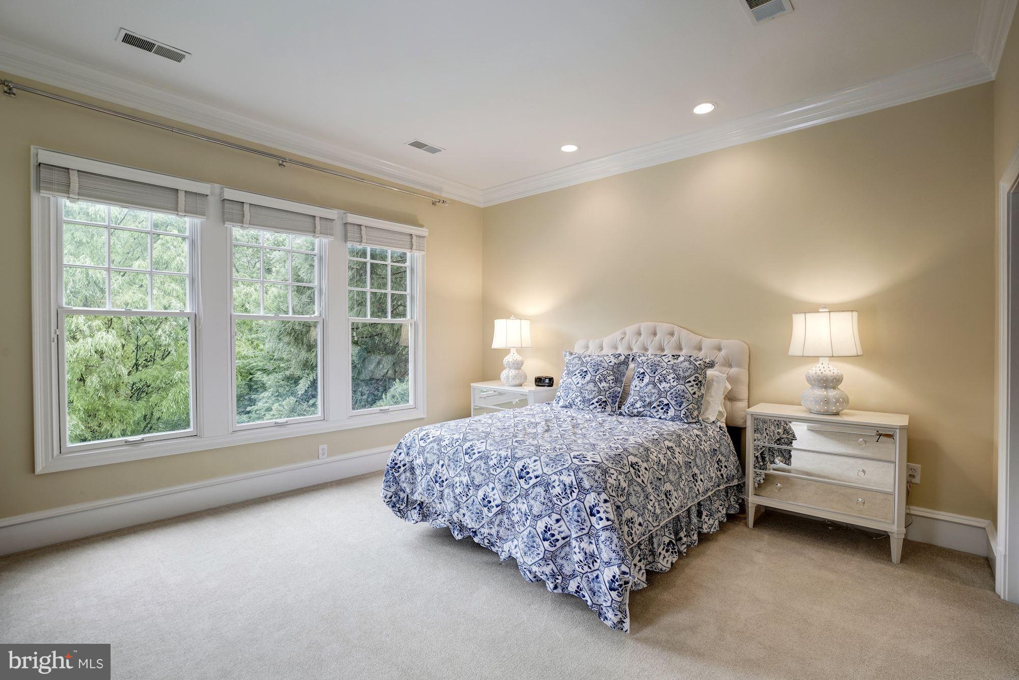 BRYAN POND - Residential