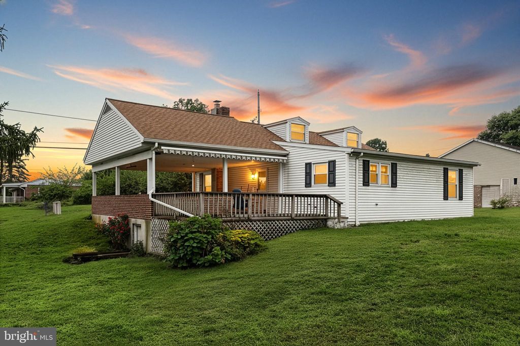 Photo of 2981 Sunset Drive, DALLASTOWN, PA 17313 (MLS # PAYK2090792)