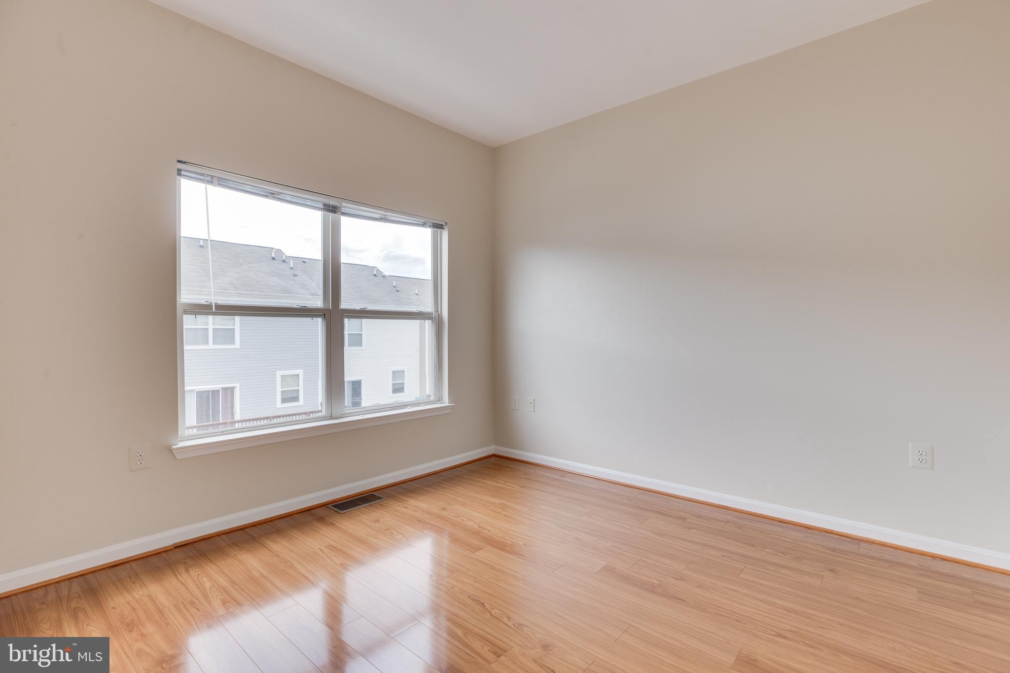 PARKSIDE AT ASHBURN - Residential