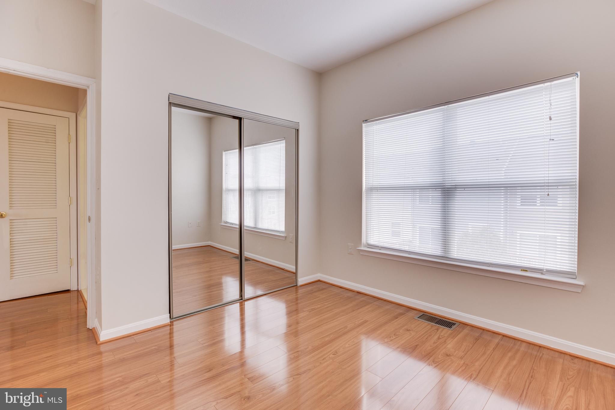 PARKSIDE AT ASHBURN - Residential