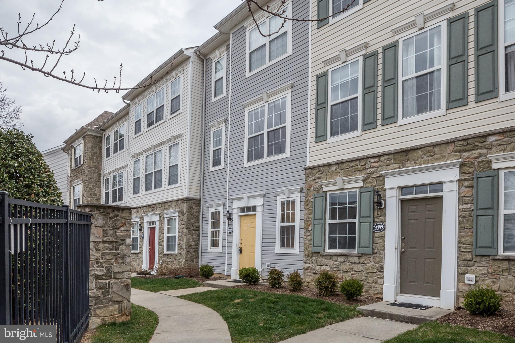 PARKSIDE AT ASHBURN - Residential