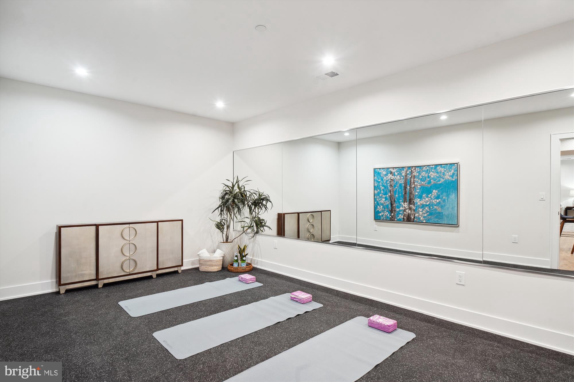 KENSINGTON ESTATES - Residential