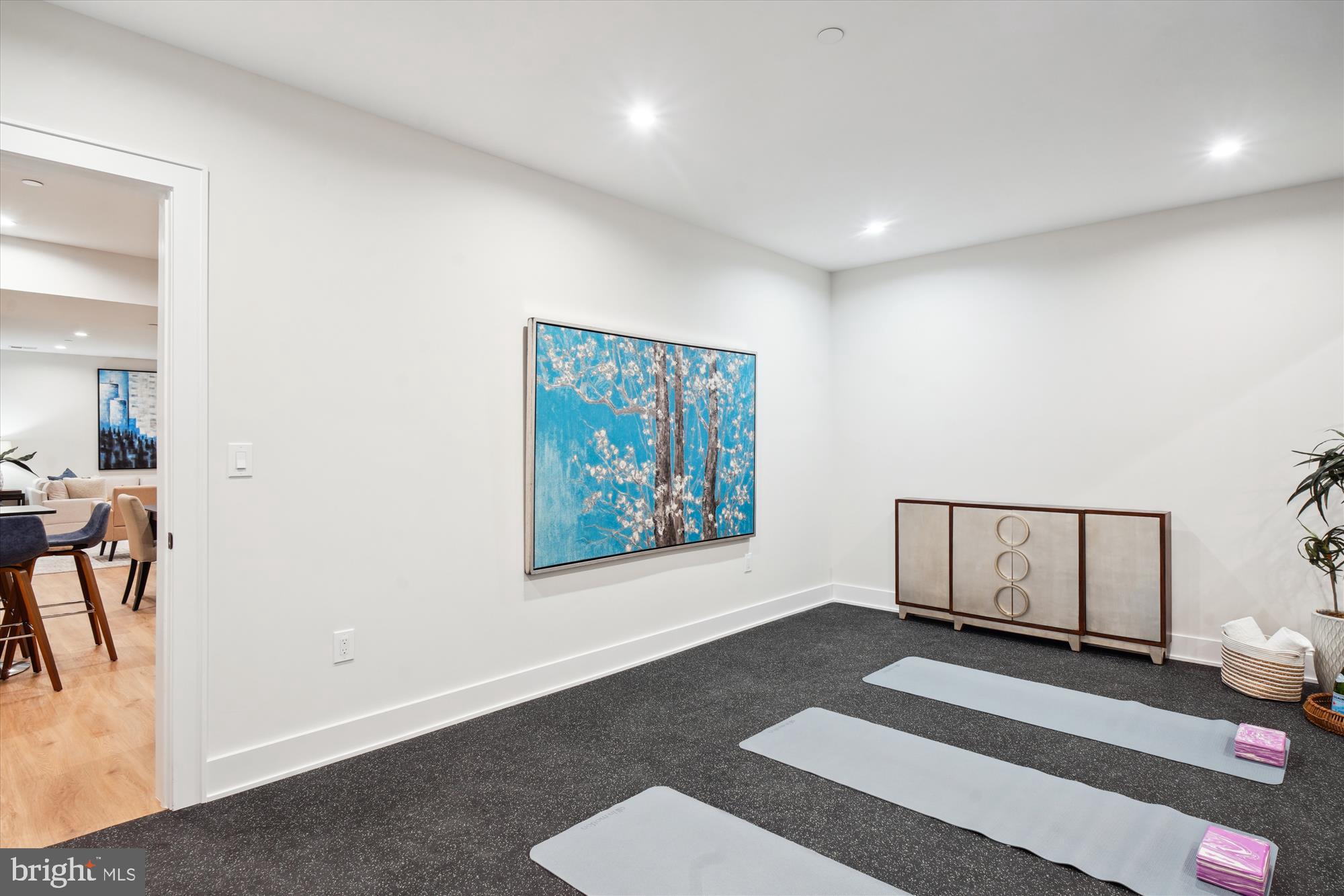 KENSINGTON ESTATES - Residential