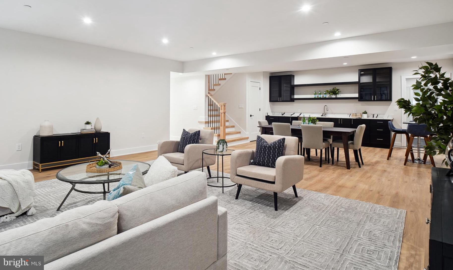 KENSINGTON ESTATES - Residential