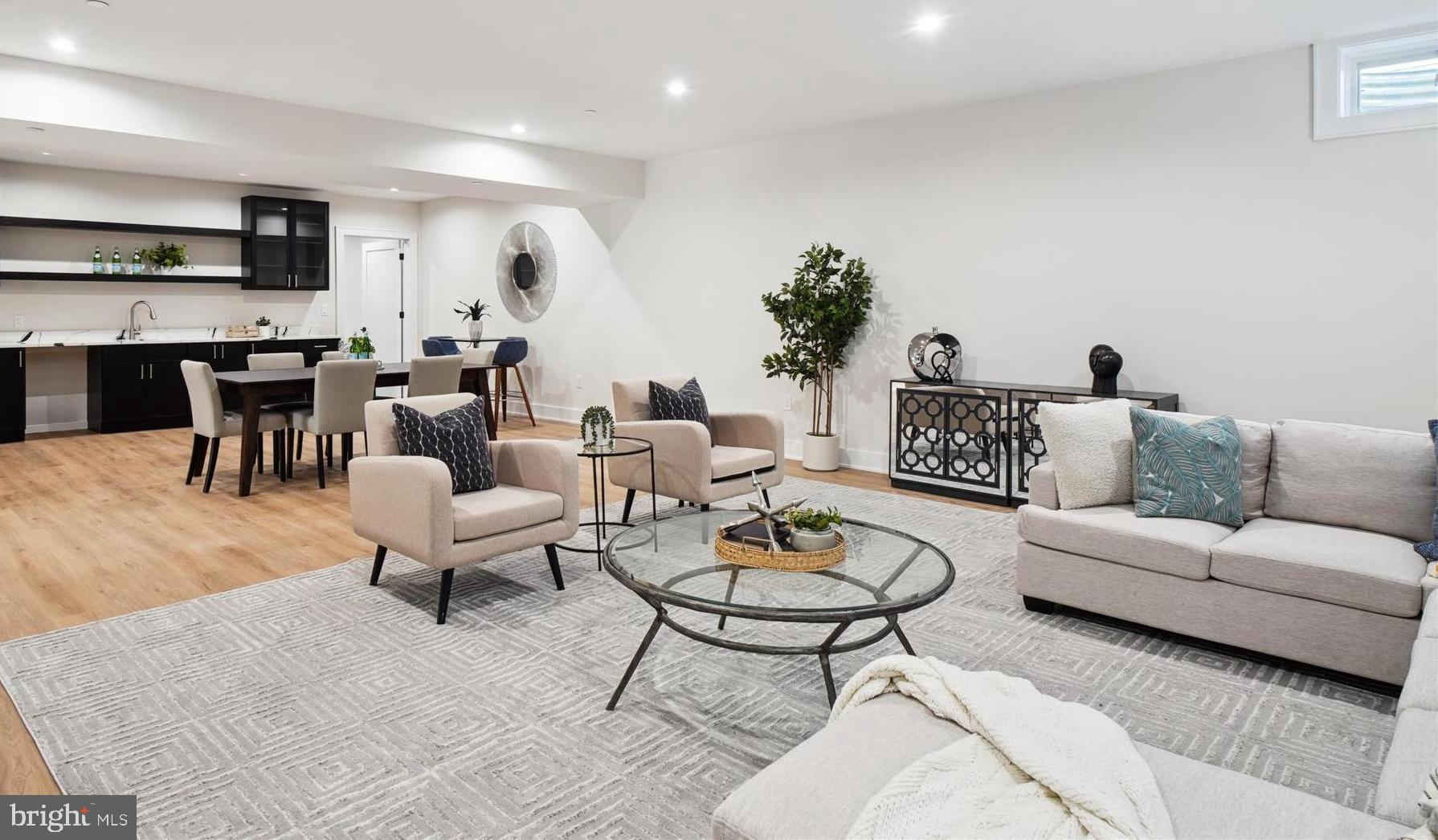 KENSINGTON ESTATES - Residential