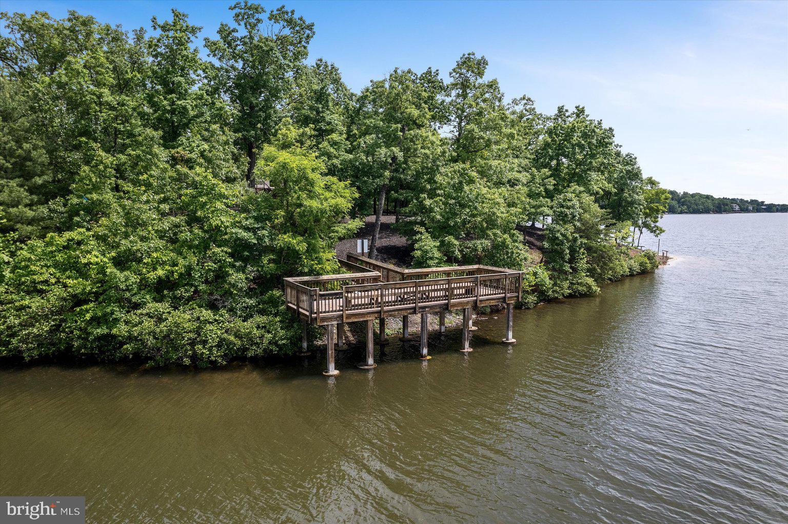 LAKE HOLIDAY ESTATES - Land