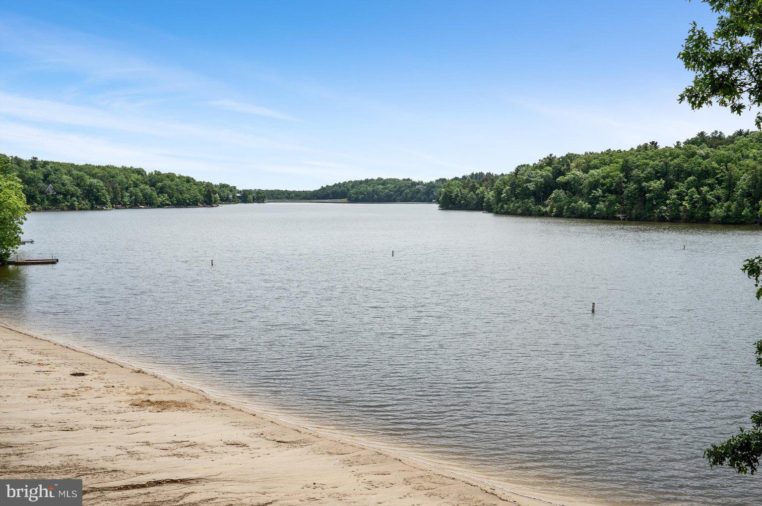 LAKE HOLIDAY ESTATES - Land