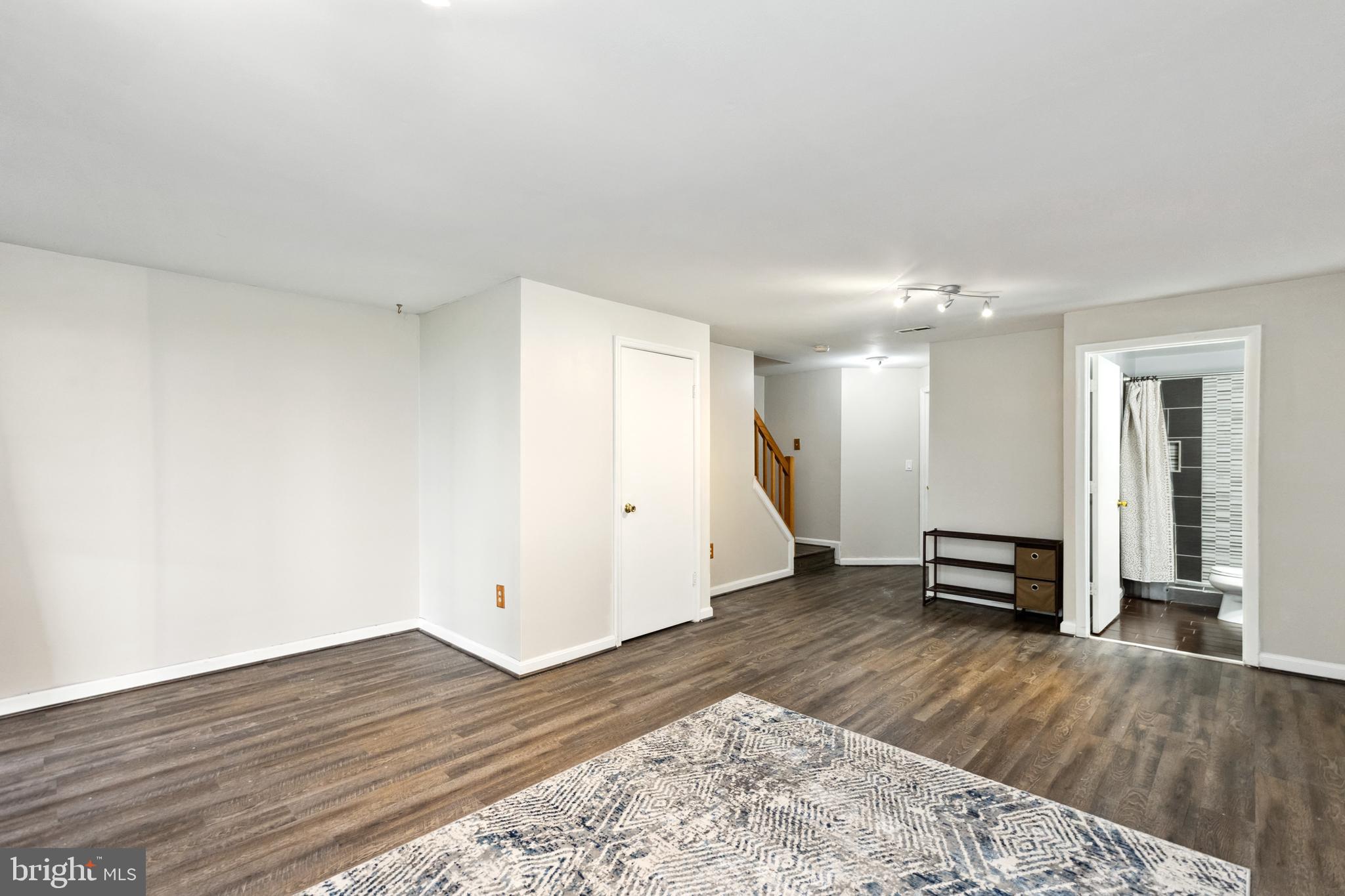 KINGS CONTRIVANCE - Residential Lease