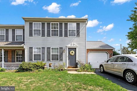 Photo of 10 Ashley Drive, Marietta, PA 17547 (MLS # PALA2051664)
