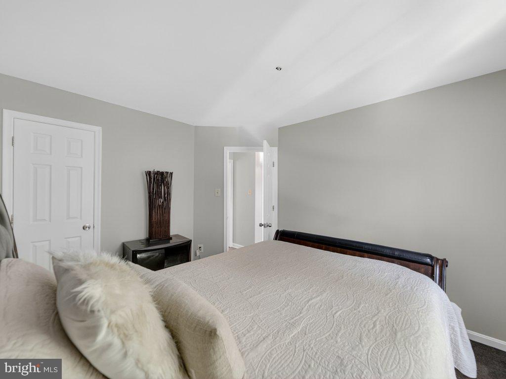 MARLBORO WOODS - Residential