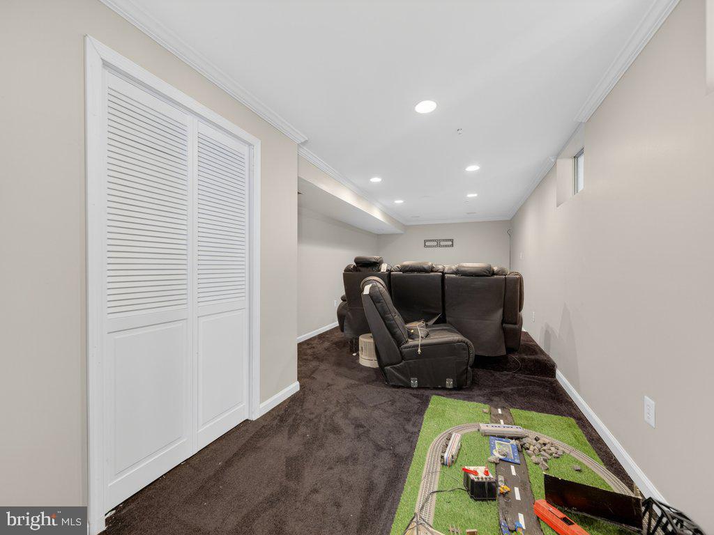 MARLBORO WOODS - Residential