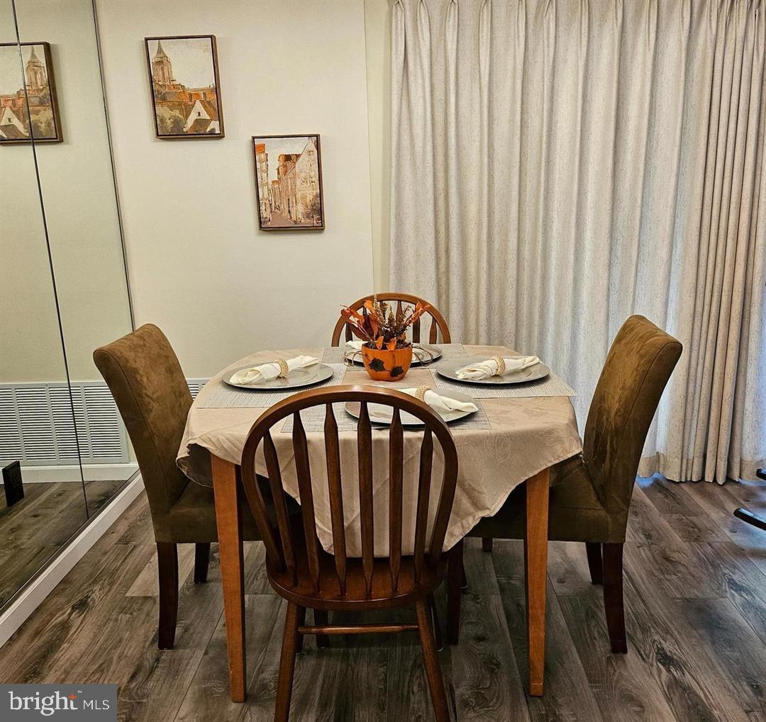 MARINERS COVE - Residential Lease