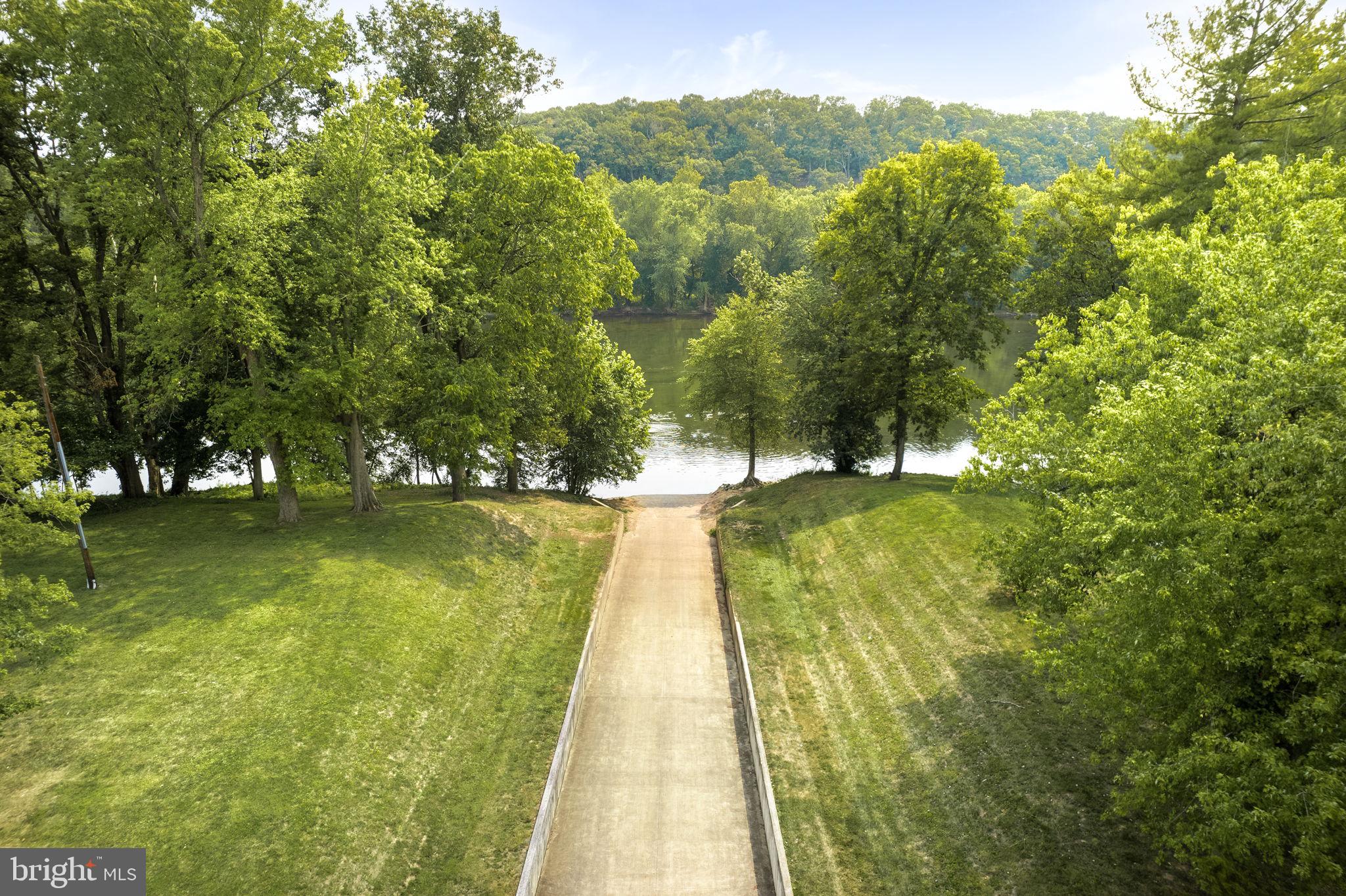 BROOKFIELD ON THE POTOMAC - Residential